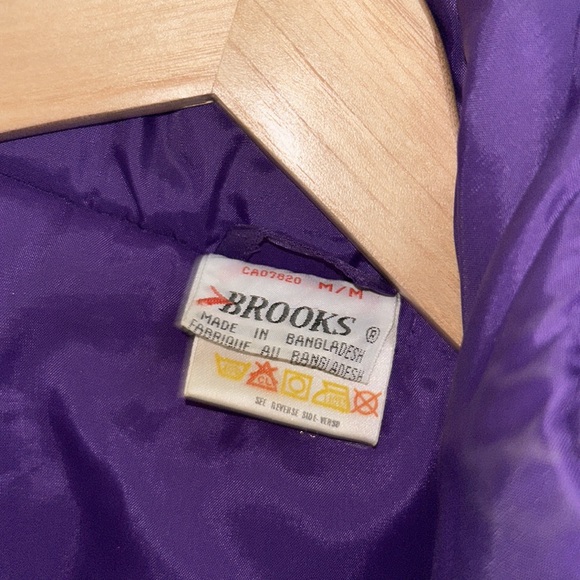 brooks - Picture 3 of 3